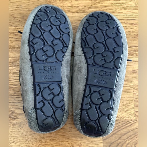 UGG Dakota 78 Moccasins Shearling Gray Suede Navy Blue Polk a Dot Ribbon Size 7 - Picture 13 of 13